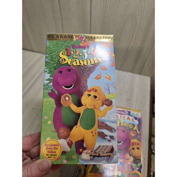 Barney VHS Lot 1 2 3 4 Seasons, All Aboard For Sharing, Musical Scrapbooking - Picture 9 of 11